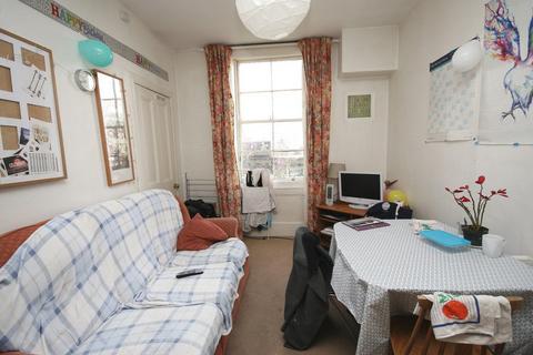 3 bedroom flat to rent, South Oxford Street, Edinburgh