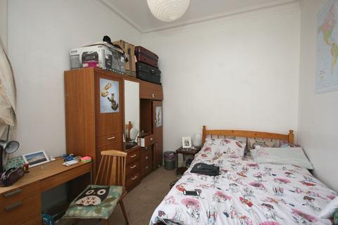 3 bedroom flat to rent, South Oxford Street, Edinburgh