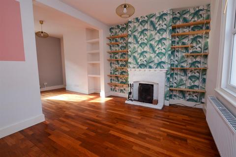 2 bedroom end of terrace house to rent, Sydney Road, Eastbourne