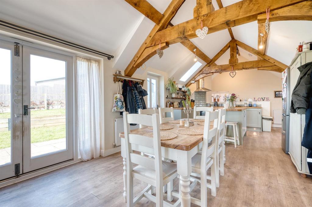 Dining area towards Kitchen.jpg