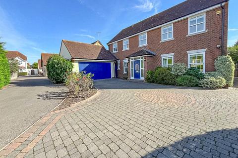 4 bedroom detached house for sale, Cobbins Grove, Burnham-On-Crouch