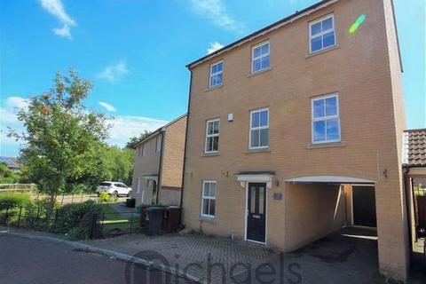 4 bedroom detached house to rent, Agnes Silverside Close, Colchester