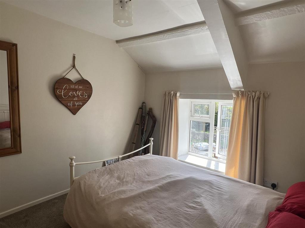 Bedroom: