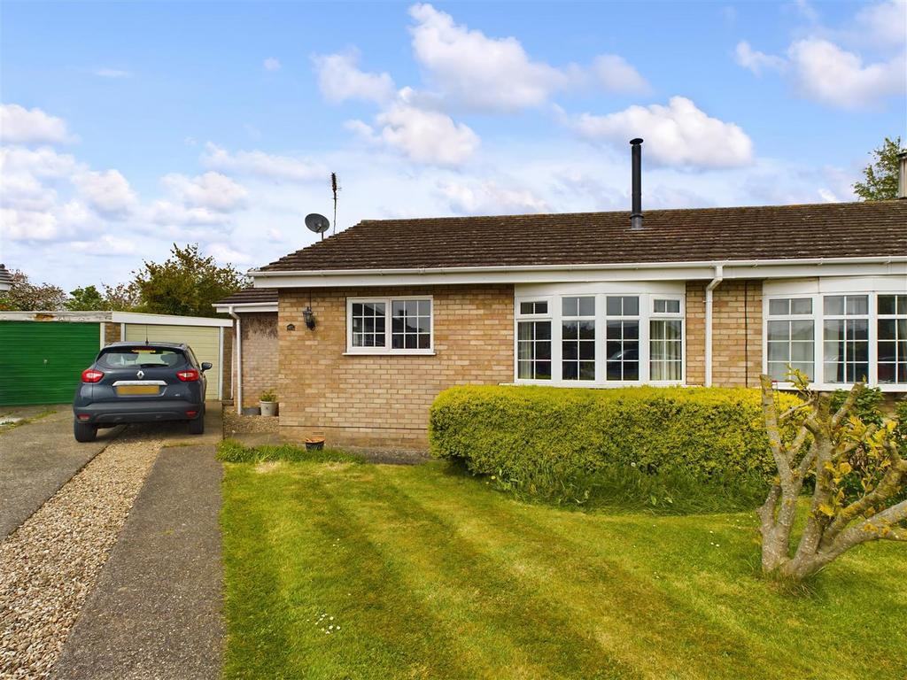 41 Londesborough Road, Cranswick... 3 bed semidetached bungalow for
