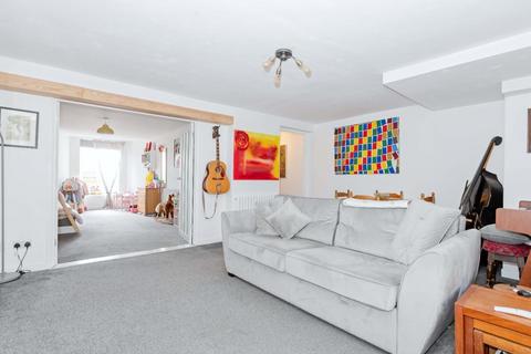 Flat 1, 103 Brighton Road, Lancing, BN15 8BG
