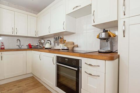 Flat 1, 103 Brighton Road, Lancing, BN15 8BG