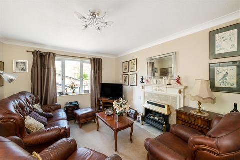 1 bedroom retirement property for sale, 25 Wray Park Road, Reigate