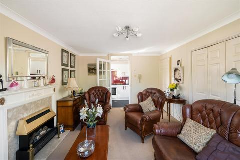 1 bedroom retirement property for sale, 25 Wray Park Road, Reigate