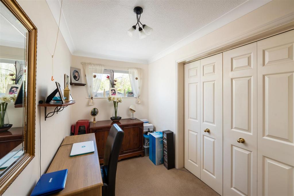 17 Brooklands Court internals5.jpg