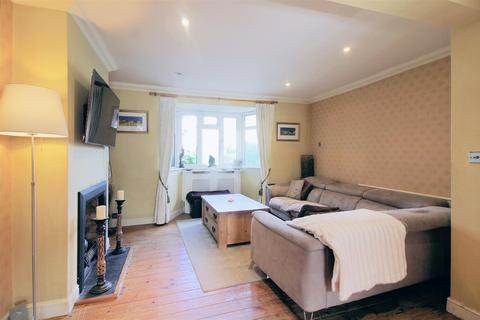 3 bedroom semi-detached house for sale, Limes Avenue, Aylesbury