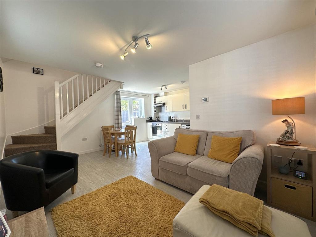 Lovely Open-Plan Living Space 668