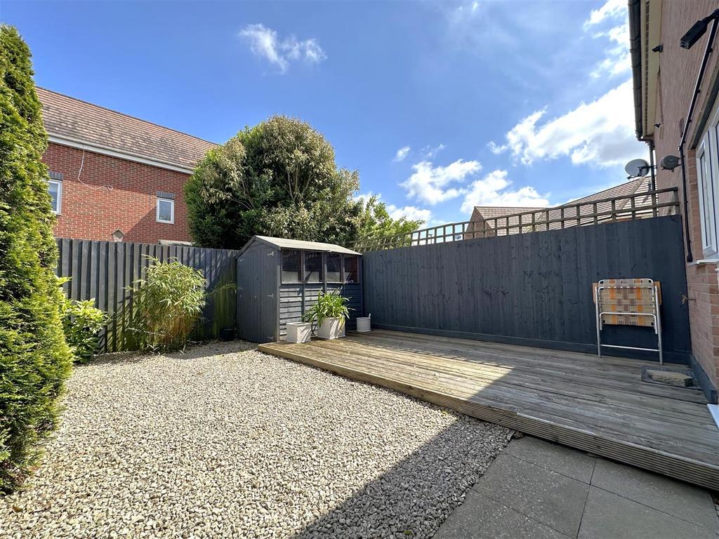 Enclosed Garden 409