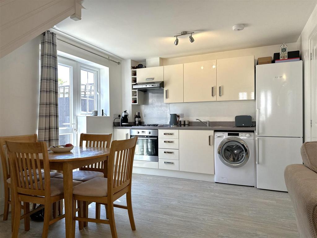 Modern Fitted Kitchen 666