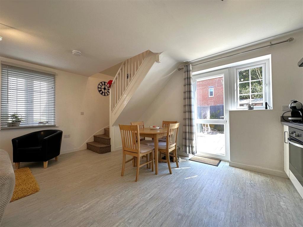 Dining Area 677