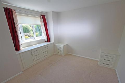 3 bedroom semi-detached house to rent, Uppleby Road, Poole