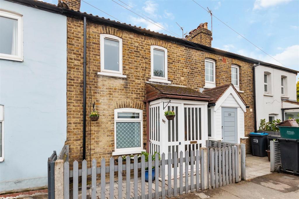 West Barnes Lane, Motspur Park KT3 2 bed terraced house for sale £500,000