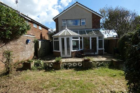 3 bedroom detached house for sale, Chanctonbury Close, Rustington BN16