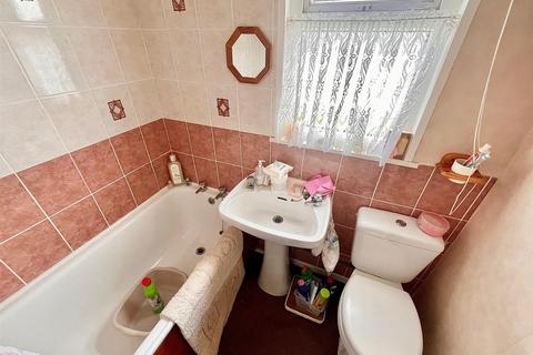 2 bedroom chalet for sale, Sundowner, Newport Road, Hemsby