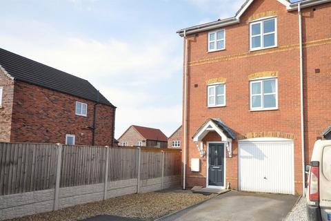 25 Millcroft Close, Thorne, Doncaster, DN8 4DR
