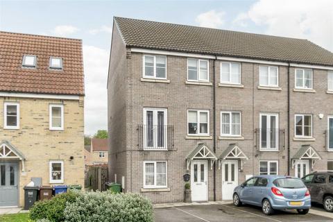 3 bedroom townhouse for sale, Hornbeam Close, Selby