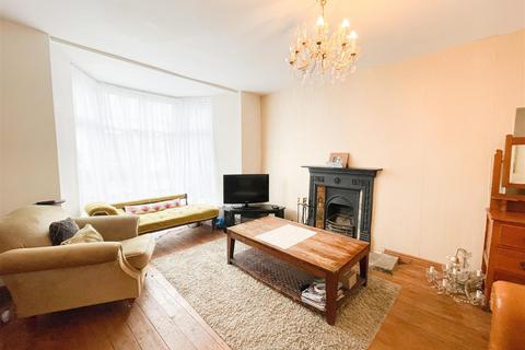 4 bedroom terraced house for sale, West Road, Buxton