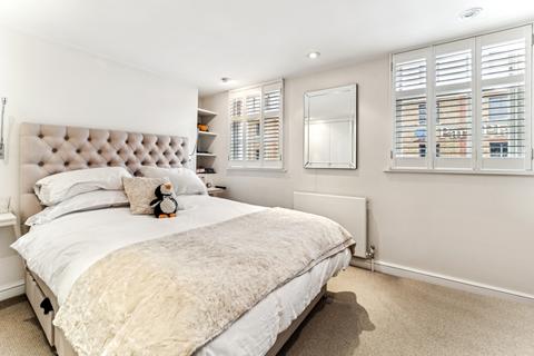 3 bedroom terraced house to rent, Gillingham Street, London, SW1V