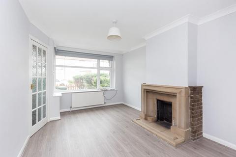2 bedroom house to rent, Cranford Avenue, Staines-Upon-Thames