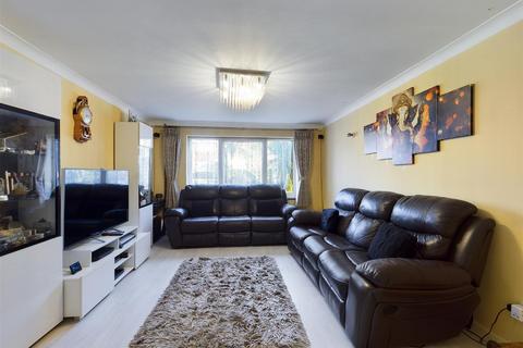 4 bedroom detached house for sale, Trinity Close, Crawley RH10