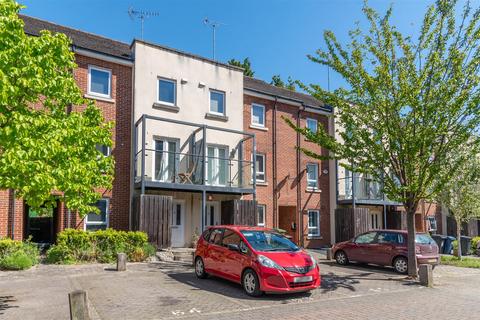 5 bedroom townhouse for sale, Tadros Court, High Wycombe HP13