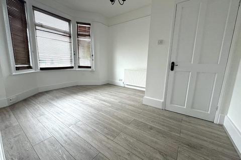 2 bedroom flat to rent, Croyland Road GR, London N9