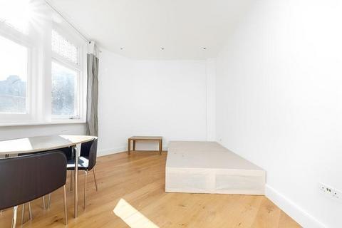 Studio to rent, Frognal, Hampstead, NW3