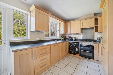 5 bedroom townhouse for sale, Tadros Court, High Wycombe HP13