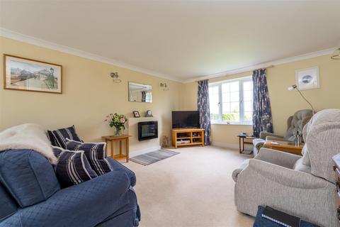 4 bedroom link detached house for sale, 17 Ann Beaumont Way, Hadleigh