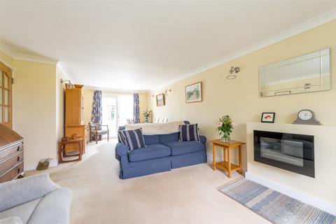 4 bedroom link detached house for sale, 17 Ann Beaumont Way, Hadleigh