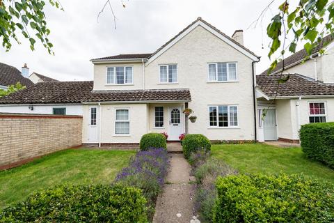 4 bedroom link detached house for sale, 17 Ann Beaumont Way, Hadleigh