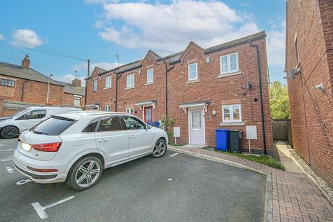 3 bedroom townhouse for sale, Laurel Grove, Uttoxeter ST14