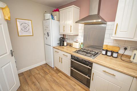 8 Laurel Grove, Uttoxeter, ST14 7EL