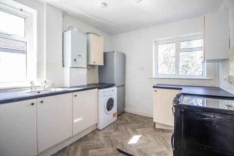 2 bedroom flat for sale, Maldon Road, Southend-on-Sea SS2