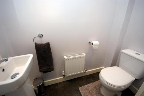3 bedroom townhouse for sale, Oxley Road, Huddersfield