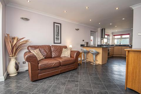12 Leigh Lane, Bramshall, Uttoxeter, ST14 5DN