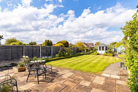 2 bedroom detached bungalow for sale, East Green, Messingham