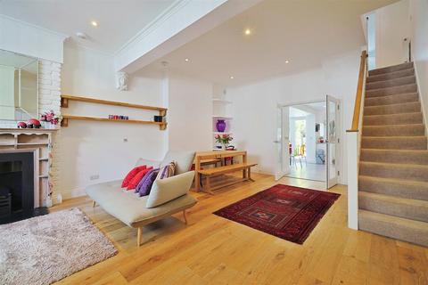 4 bedroom terraced house to rent, Mendora Road, London