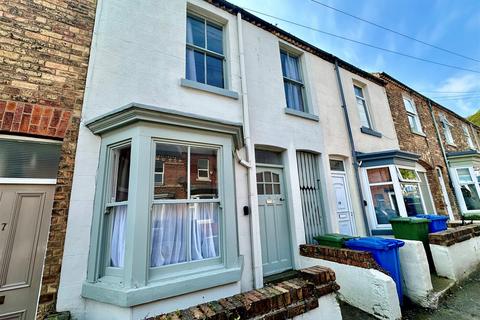 3 bedroom terraced house for sale, Spring Bank, Scarborough