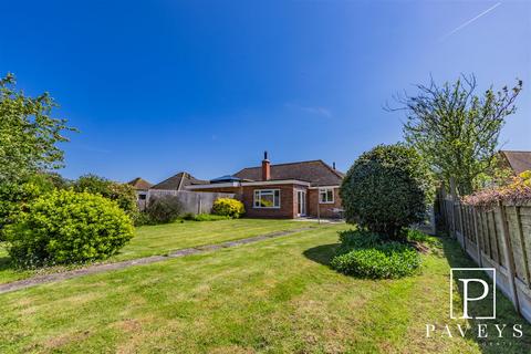 2 bedroom semi-detached bungalow for sale, Stansted Way, Frinton-On-Sea