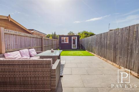 2 bedroom semi-detached house for sale, Skippers Way, Walton On The Naze