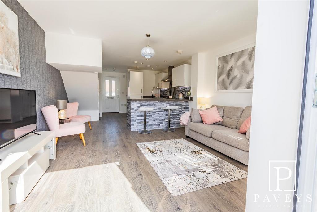 Open plan lounge kitchen diner