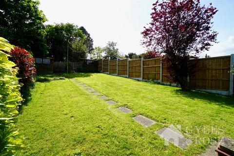 17 Hillview Close, Rowhedge, Colchester, CO5 7HS