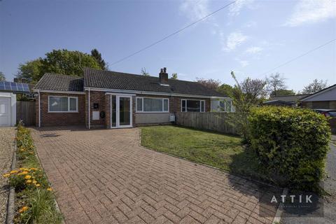 2 bedroom semi-detached bungalow for sale, Valley Close, Holton, Halesworth