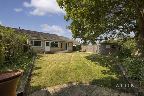2 bedroom semi-detached bungalow for sale, Valley Close, Holton, Halesworth