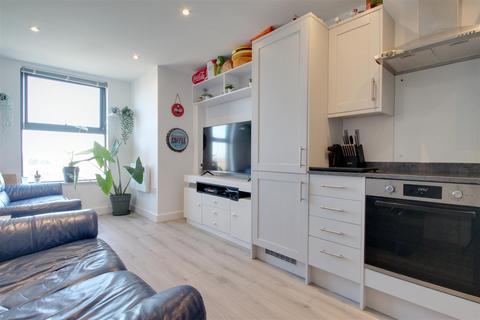 1 bedroom flat for sale, Romany Road, Worthing